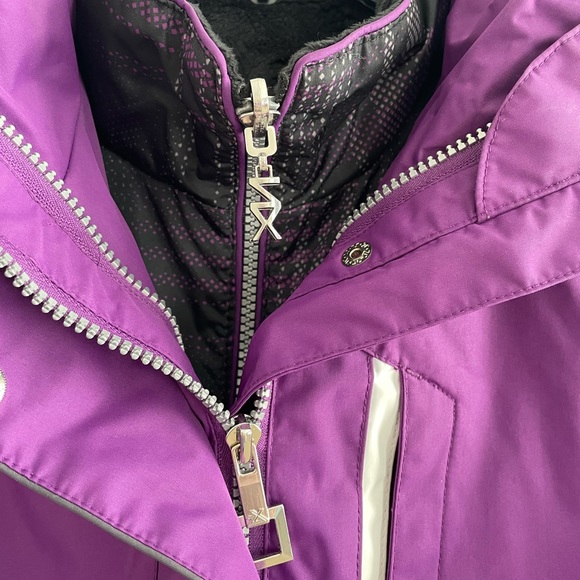Ski Jacket With Detachable Inner Coat - Picture 6 of 13
